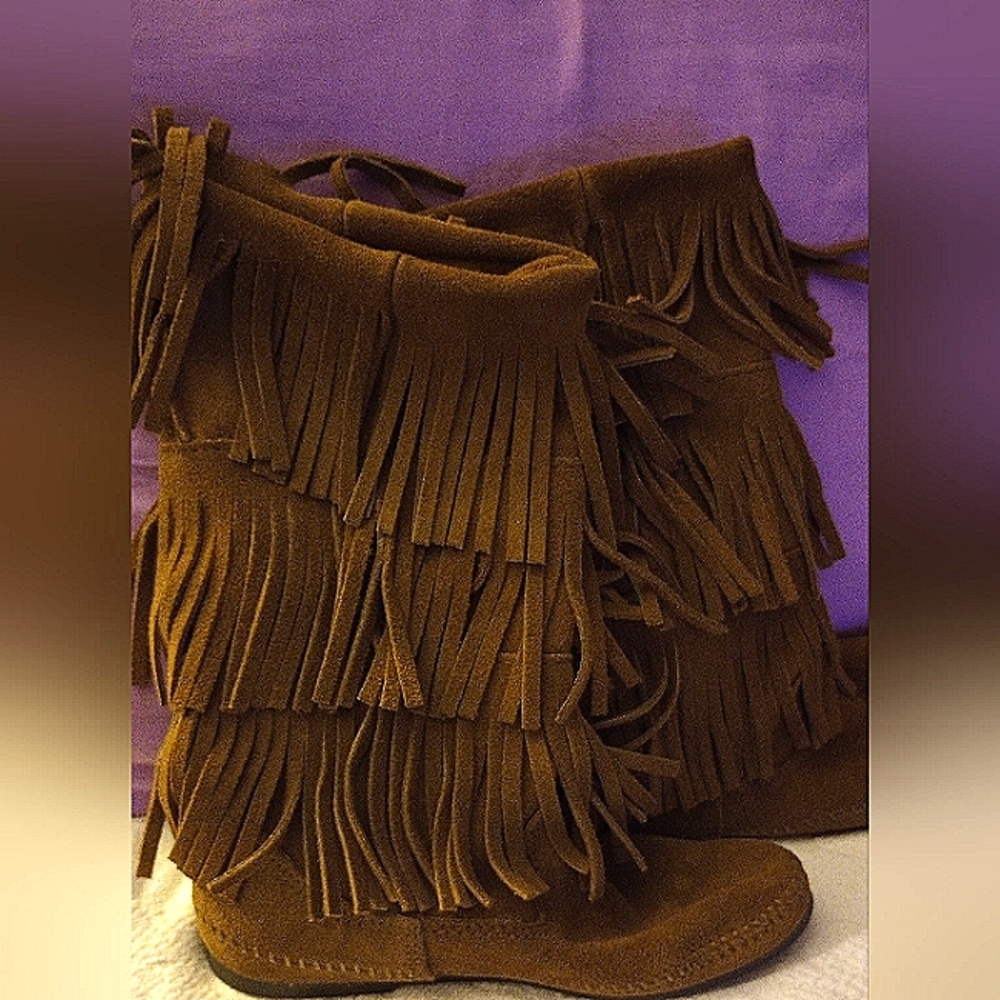 Minnetonka  Fringe Boots Women's Size 7